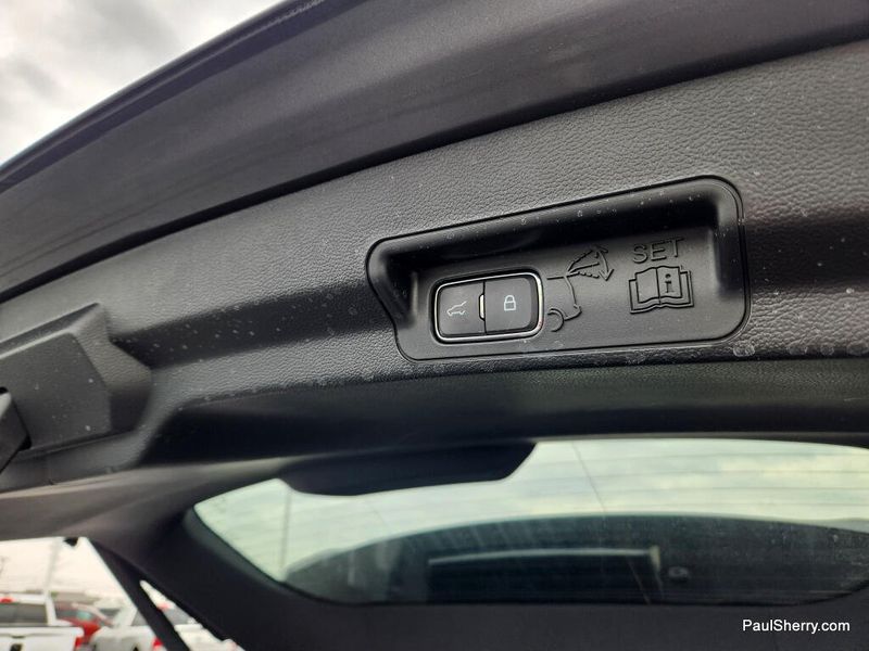 Used 2024 Ford Explorer XLT