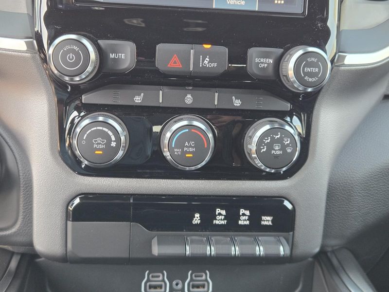 New 2026 RAM 1500 Big Horn Crew Cab 4x4 5'7' Box