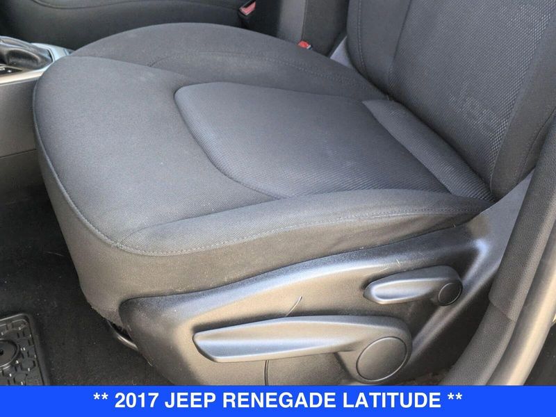 2017 Jeep Renegade Latitude North Edition photo 10