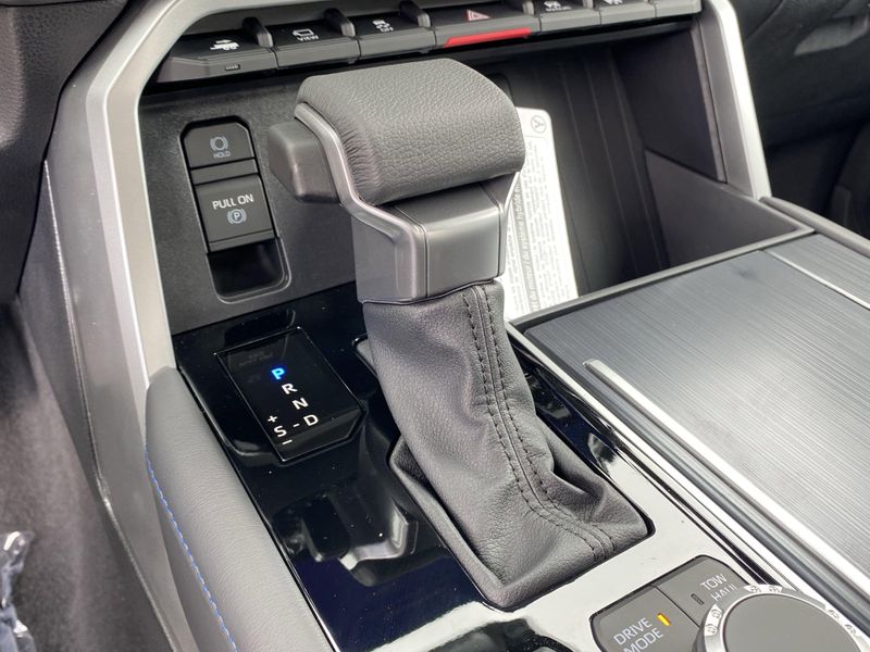 2025 Toyota Tundra Platinum HybridImage 18