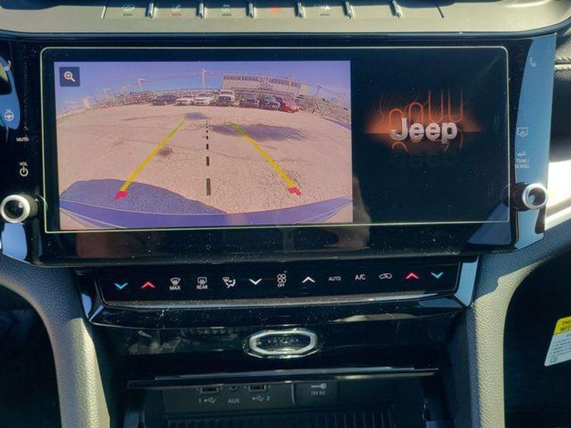 New 2026 Jeep Grand Cherokee Laredo Altitude 4x4