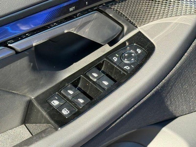 New 2026 BMW M5 BaseImage 14