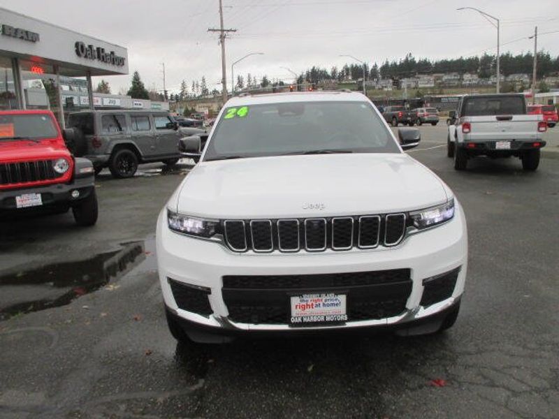Used 2024 Jeep Grand Cherokee L LimitedImage 3