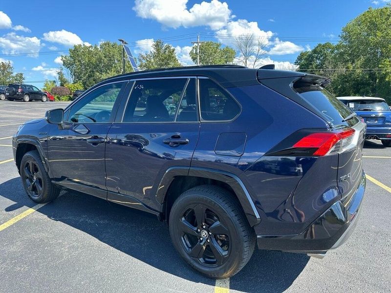 2021 Toyota RAV4 XSE photo 8
