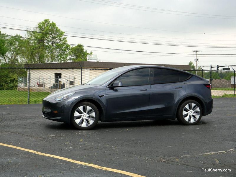 2024 Tesla Model Y Long RangeImage 8