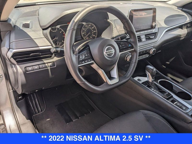 2022 Nissan Altima 2.5 SV photo 11