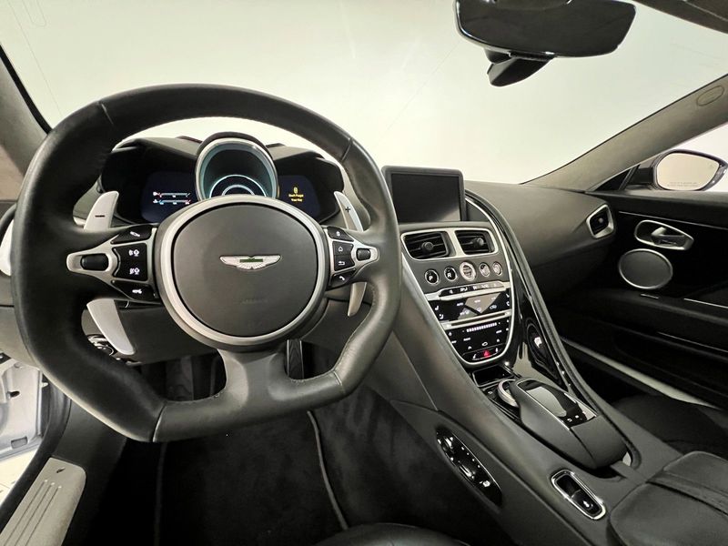 2019 Aston Martin DBS SuperleggeraImage 15