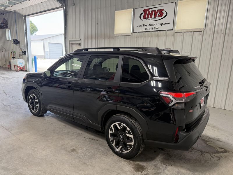 Used 2025 Subaru Forester PremiumImage 12
