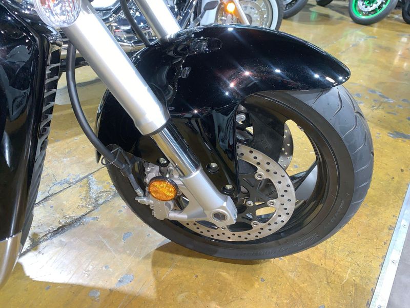 New 2025 Suzuki BOULEVARD M109R Image 12