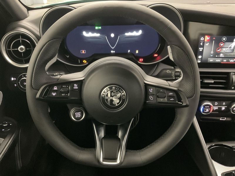 New 2026 Alfa Romeo Giulia AwdImage 17