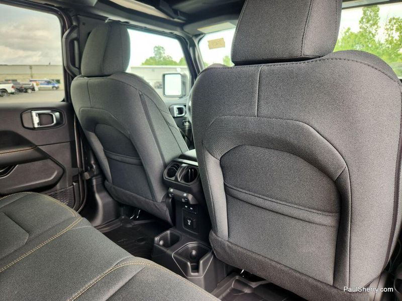 New 2025 Jeep Wrangler 4-door SaharaImage 45