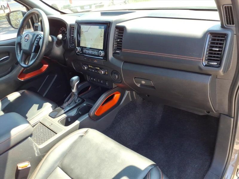 2023 Nissan Frontier PRO-X photo 6
