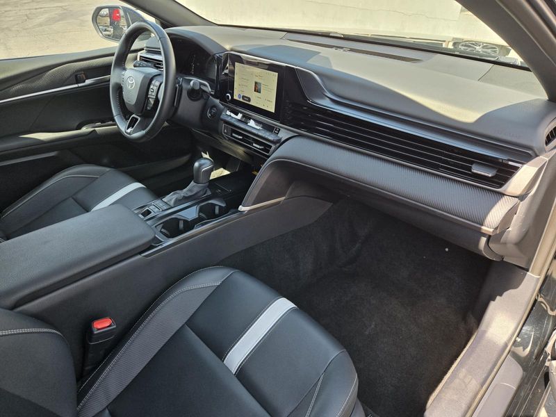 Used 2025 Toyota Camry SE (Natl)