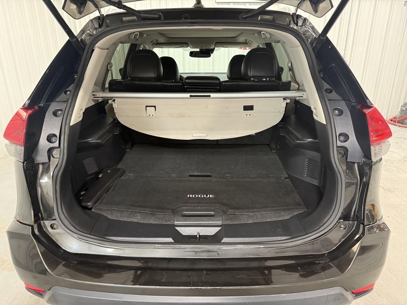 Used 2017 Nissan Rogue SLImage 5