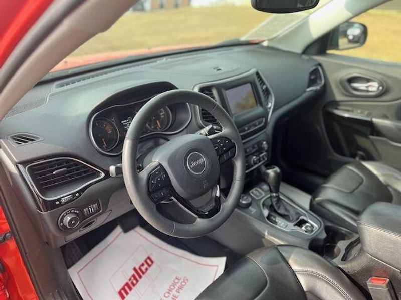 Used 2021 Jeep Cherokee Image 10