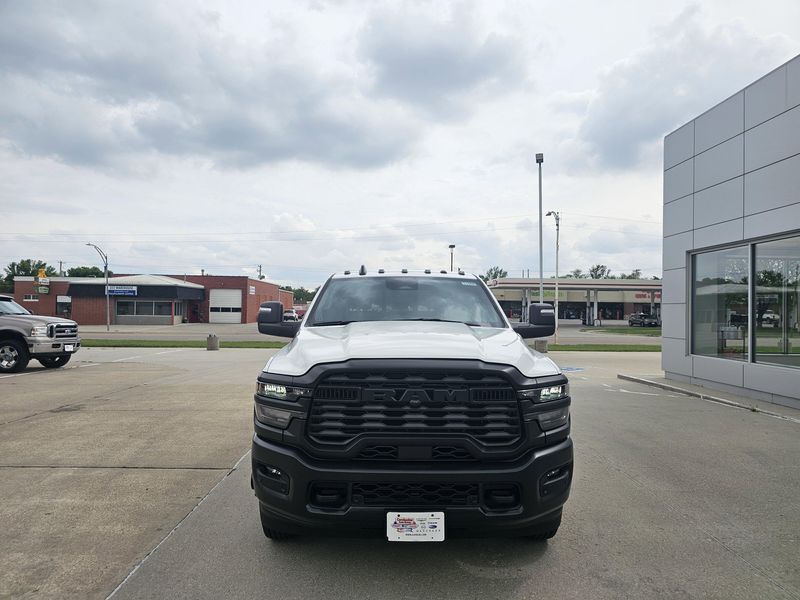 2025 RAM 3500 TradesmanImage 3