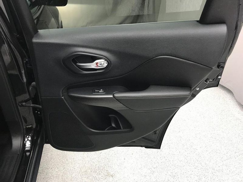 Used 2015 Jeep Cherokee LimitedImage 13