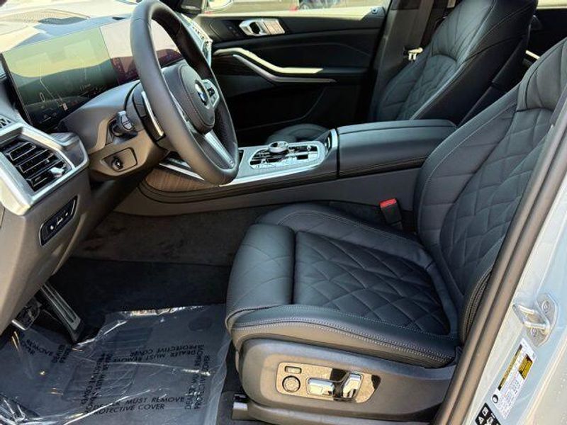 New 2026 BMW X7 xDrive40iImage 17