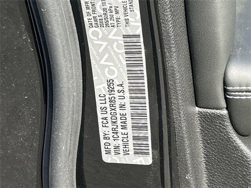 New 2024 Jeep Grand Cherokee L Overland 4x4Image 27