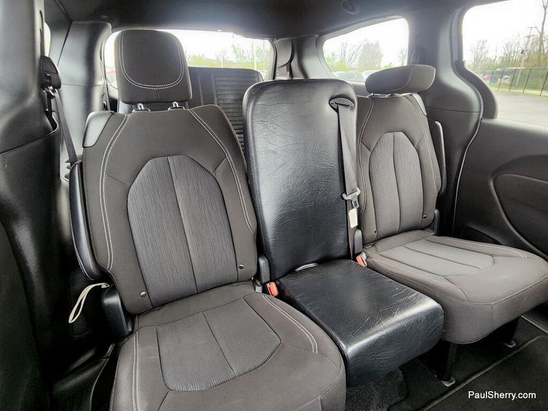 Used 2024 Chrysler Pacifica Touring