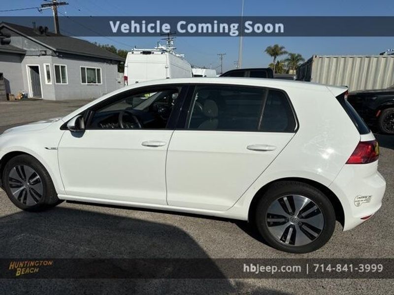 2016 Volkswagen e-Golf SEImage 8