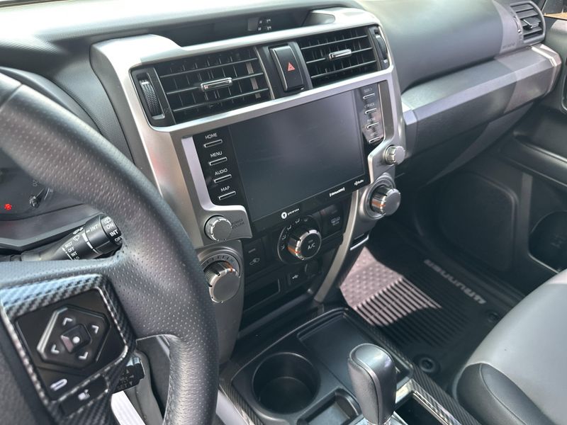 2020 Toyota 4Runner SR5 Premium photo 27