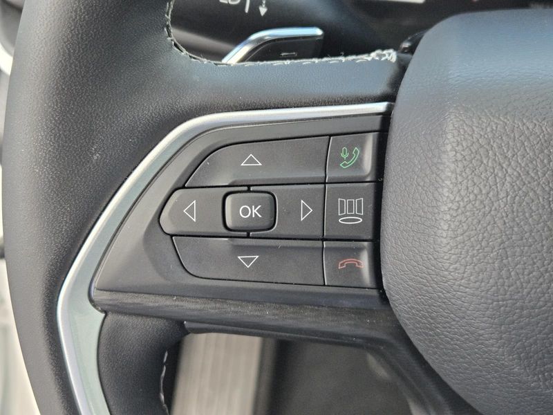 Used 2024 Jeep Grand Cherokee Altitude X 4x4