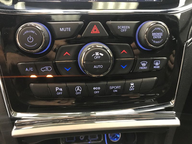 Used 2021 Jeep Grand Cherokee LimitedImage 11
