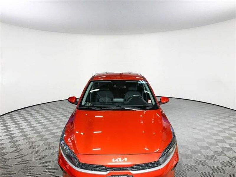 2023 Kia Forte LXSImage 3