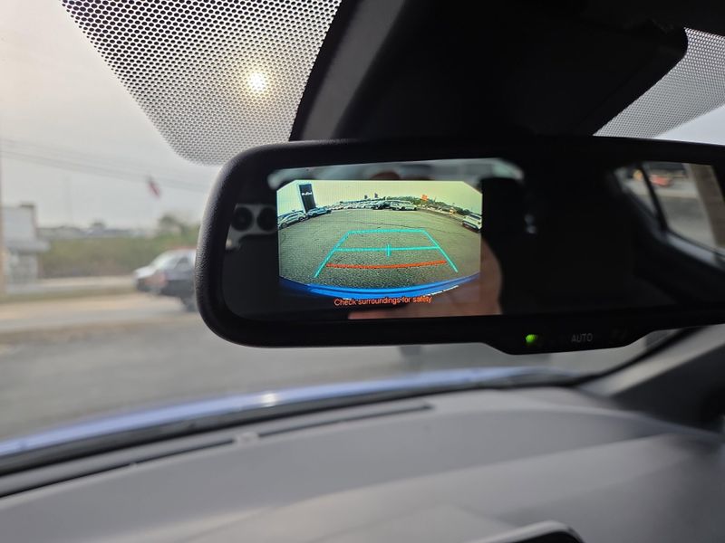 2018 Toyota C-HR XLE photo 24