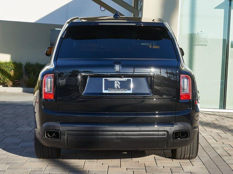Used 2022 Rolls-Royce Cullinan Black Badge Image 8