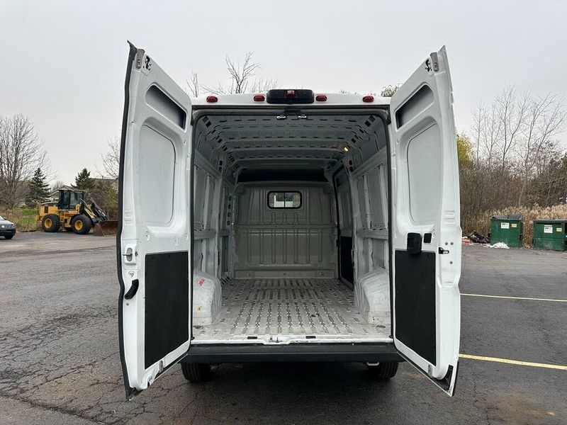 2023 RAM ProMaster 2500 High RoofImage 14