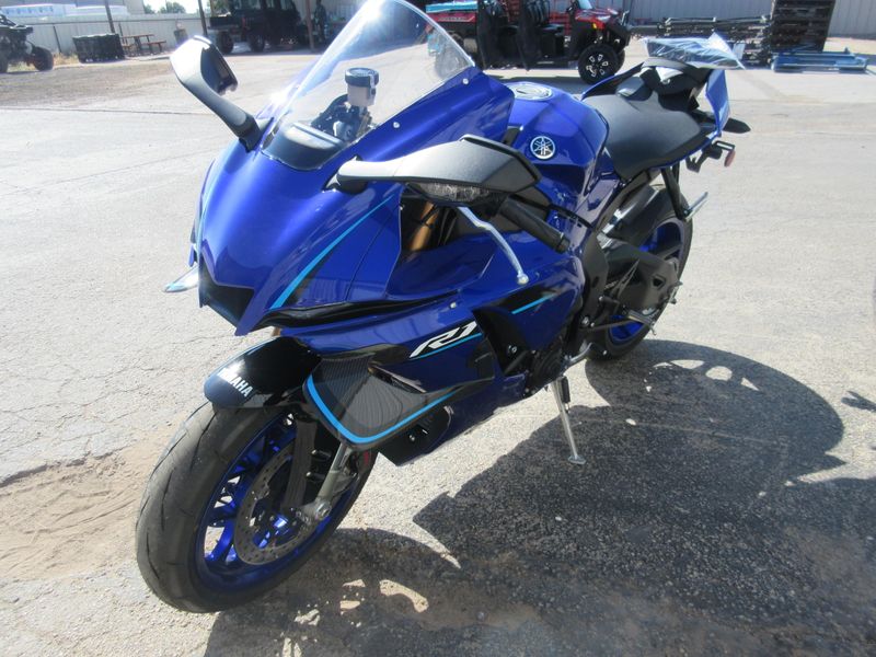 NEW 2026 YAMAHA YZF-R1 Image 3