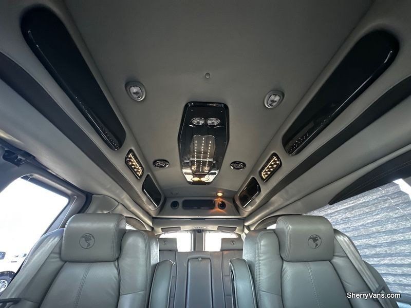 2019 Chevrolet Express 2500 Image 37