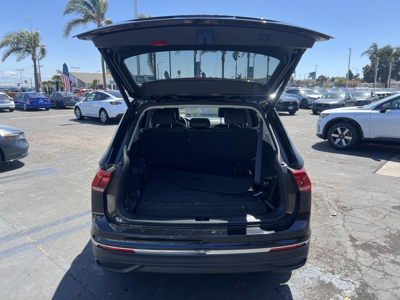 2022 Volkswagen Tiguan SEImage 25