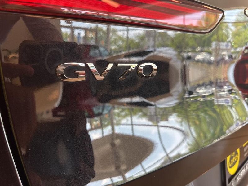 2023 Genesis GV70 2.5T