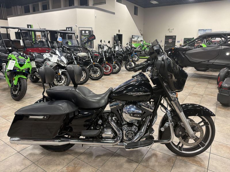 Used 2016 Harley-Davidson STREET GLIDE Image 10