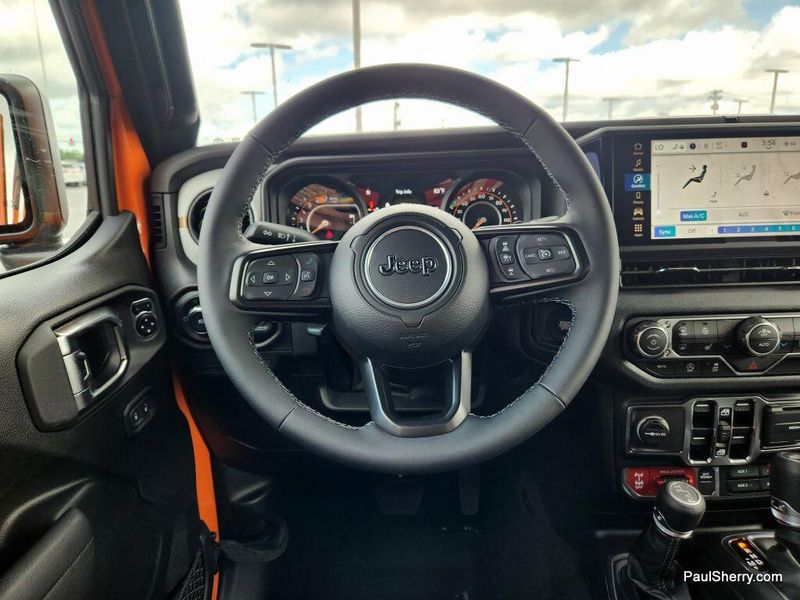 New 2025 Jeep Wrangler 4-door WillysImage 33