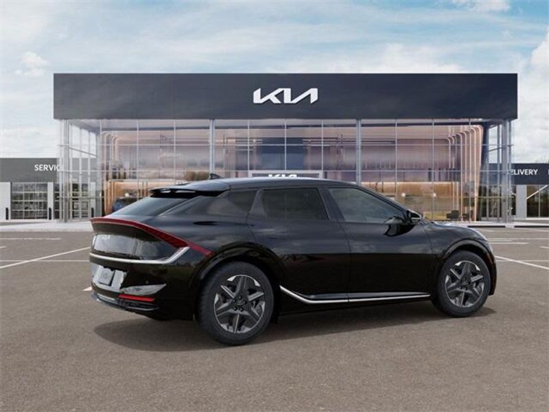 2025 Kia EV6 LightImage 6