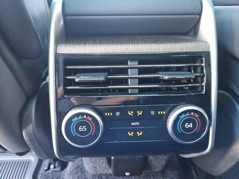 Used 2025 Land Rover Range Rover SE