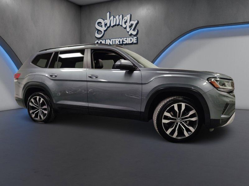 Used 2022 Volkswagen Atlas AWD V6 SE w/Technology/SunroofImage 3