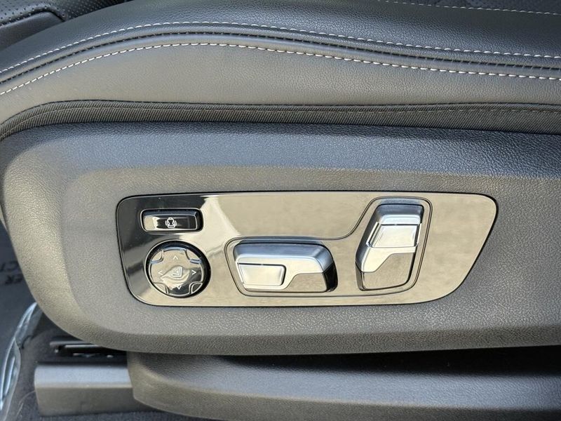 2025 BMW X7 xDrive40iImage 22