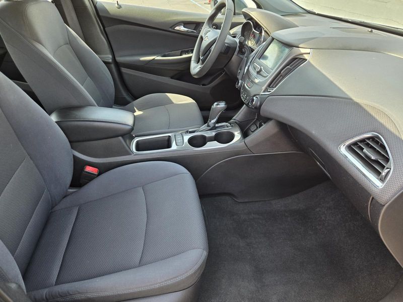 Used 2019 Chevrolet Cruze 4dr Sdn LT