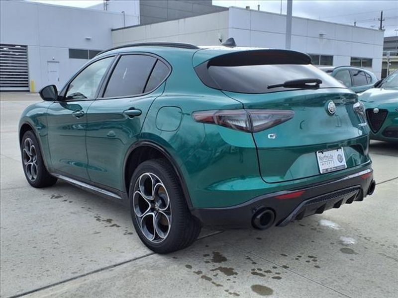2025 Alfa Romeo Stelvio AwdImage 2