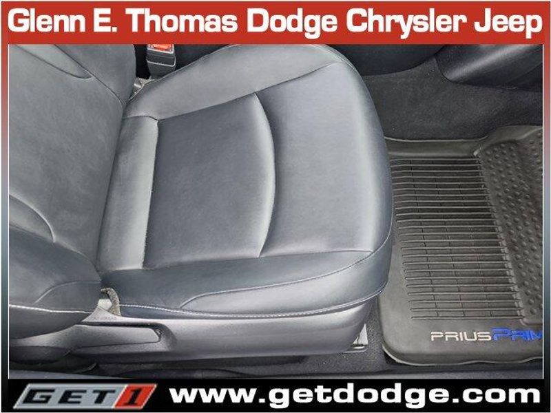 2021 Toyota RAV4 XLE photo 29