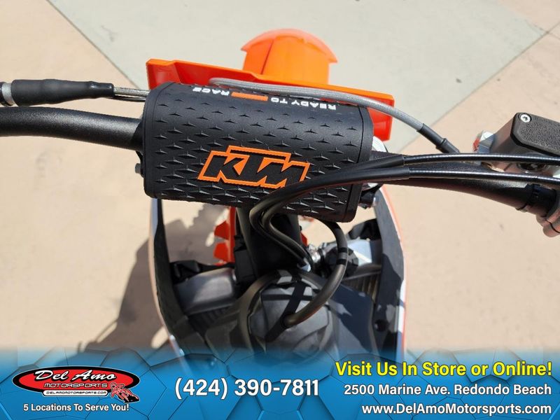 2024 KTM 250 SX  in a ORANGE exterior color. Del Amo Motorsports of Redondo Beach (424) 304-1660 delamomotorsports.com 