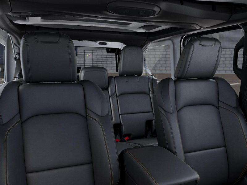 New 2026 Jeep Wrangler 4-door SaharaImage 26