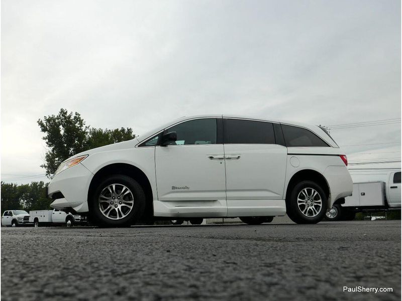 2013 Honda Odyssey EX-L photo 23