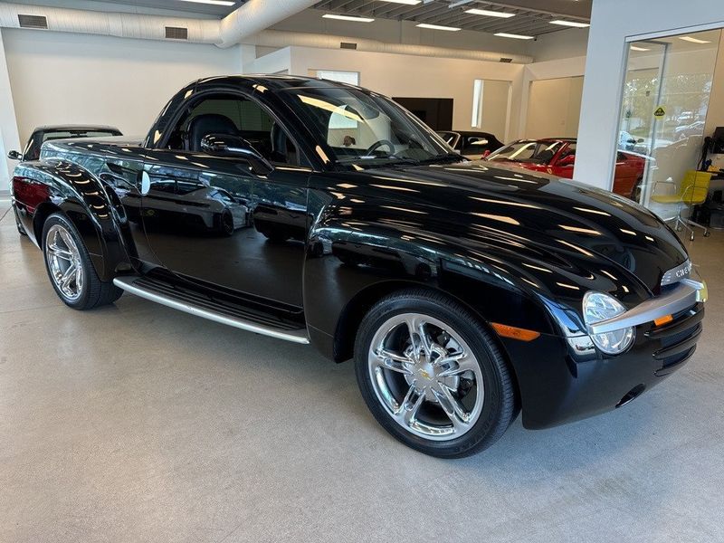 2005 Chevrolet SSR RoadsterImage 1