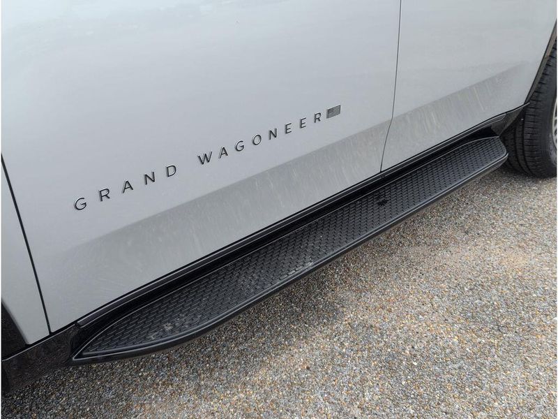 2026 Jeep Grand Wagoneer 4x2Image 10